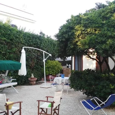 Bed & Breakfast Chez Gigi Mareh24 *